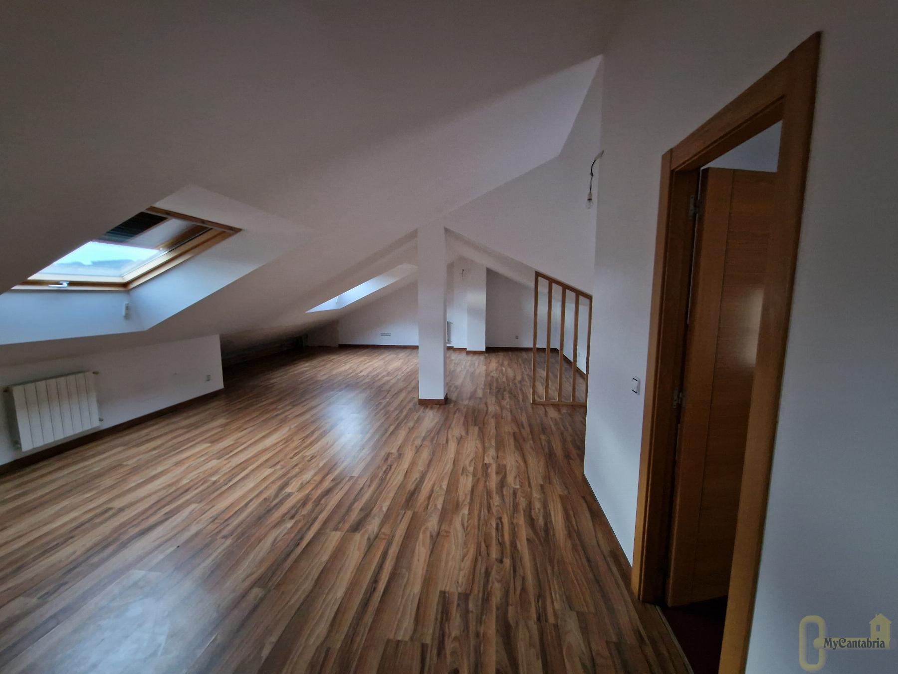For sale of house in Piélagos