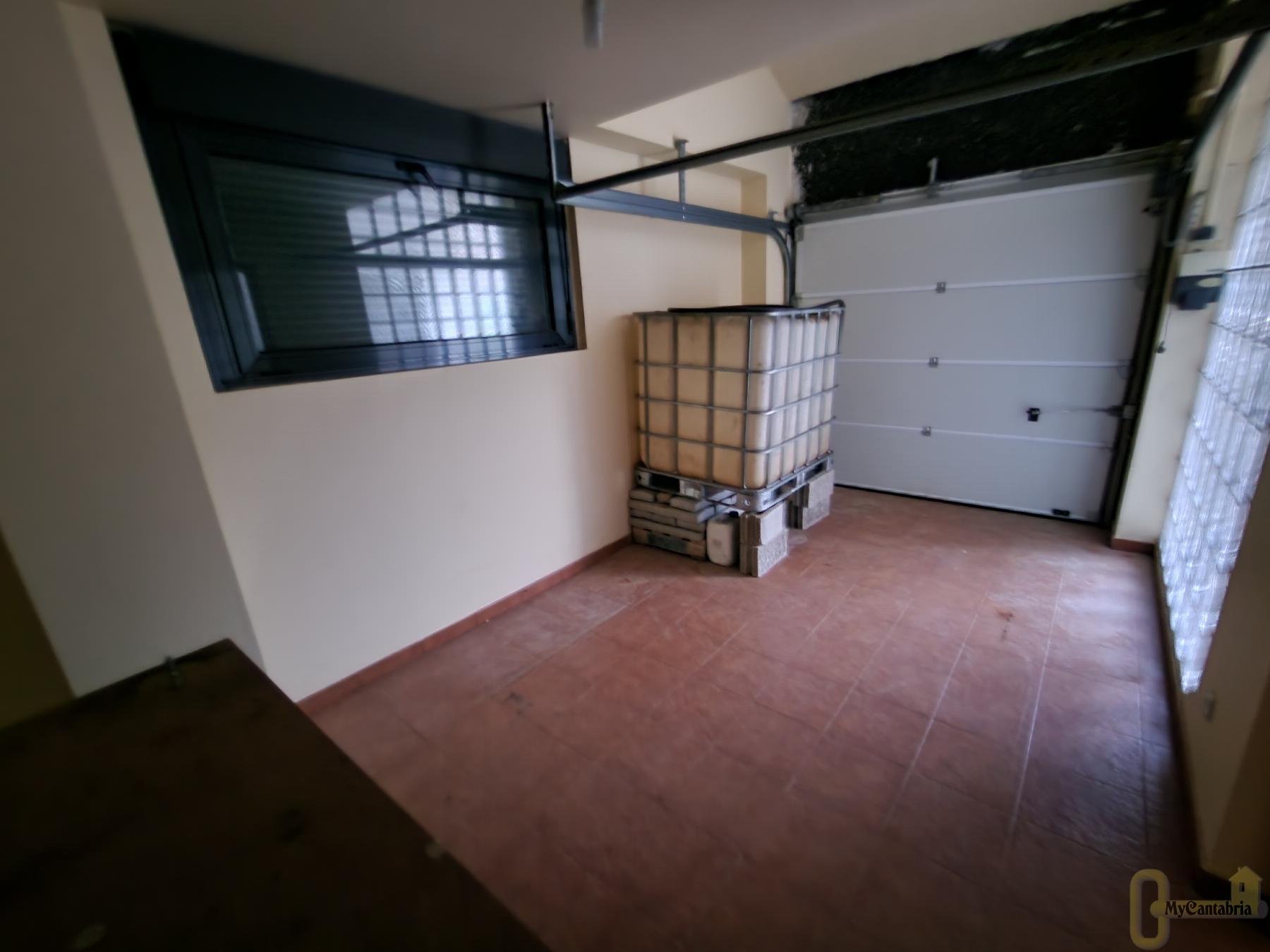 For sale of house in Piélagos