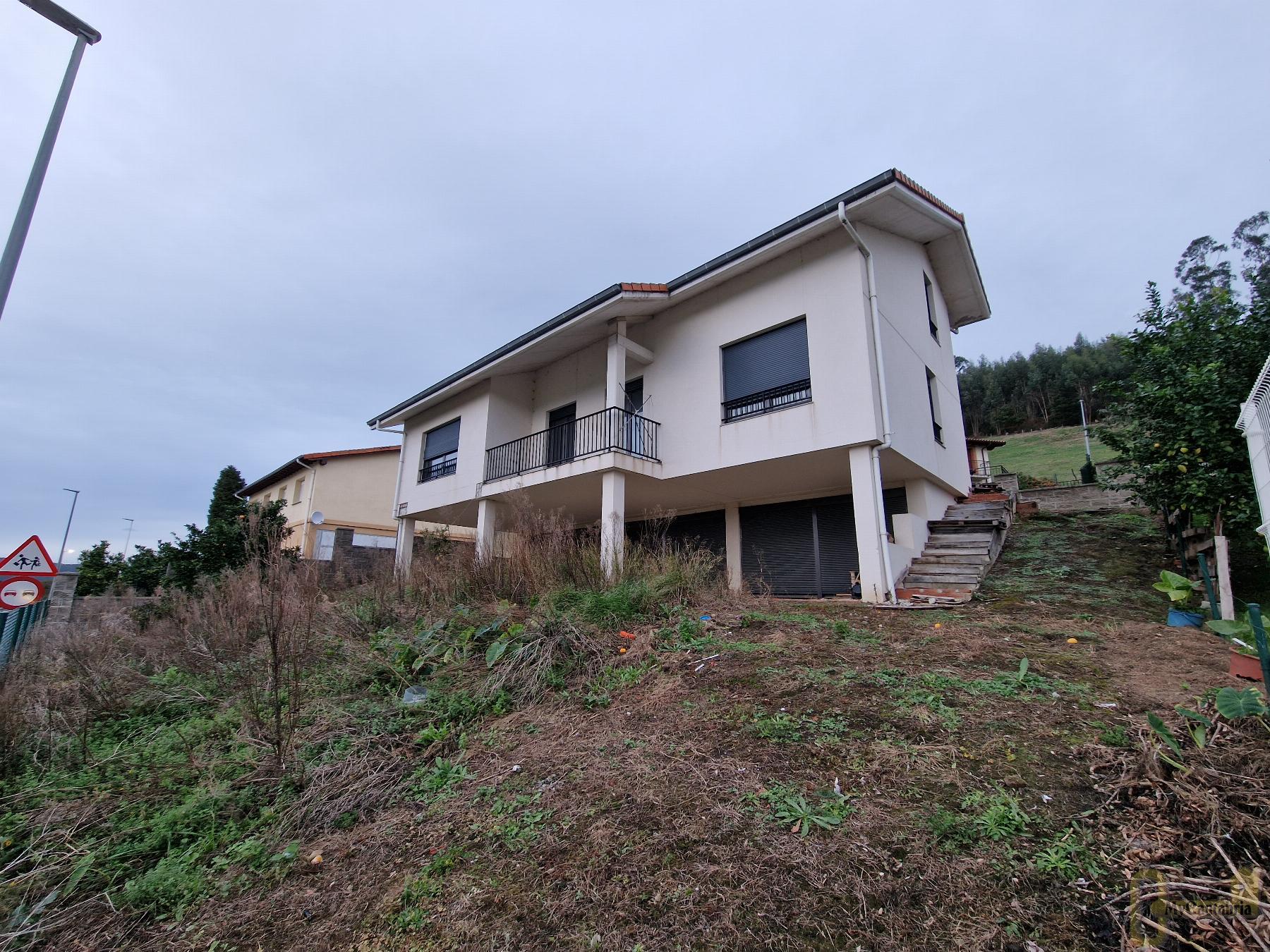 For sale of house in Piélagos