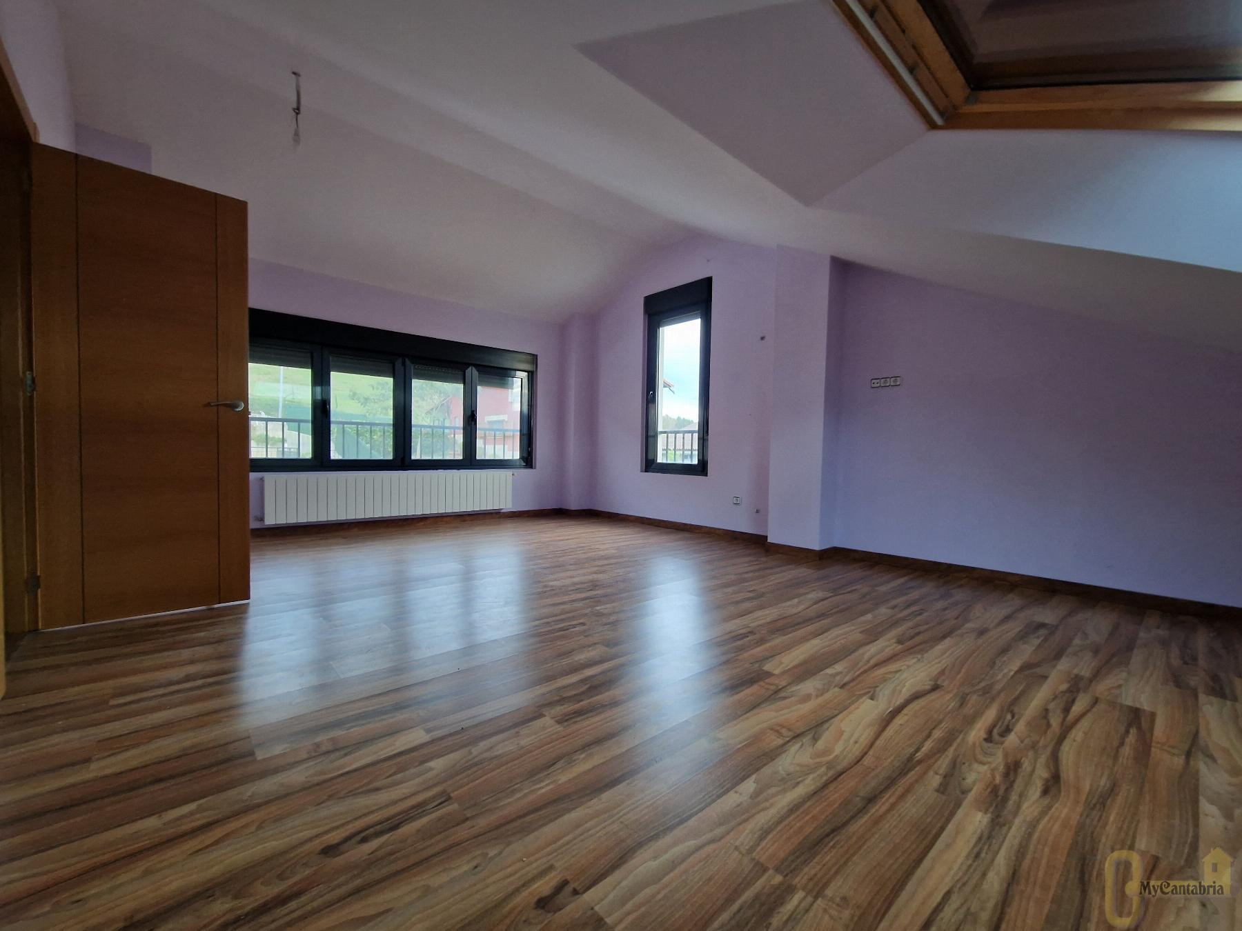 For sale of house in Piélagos