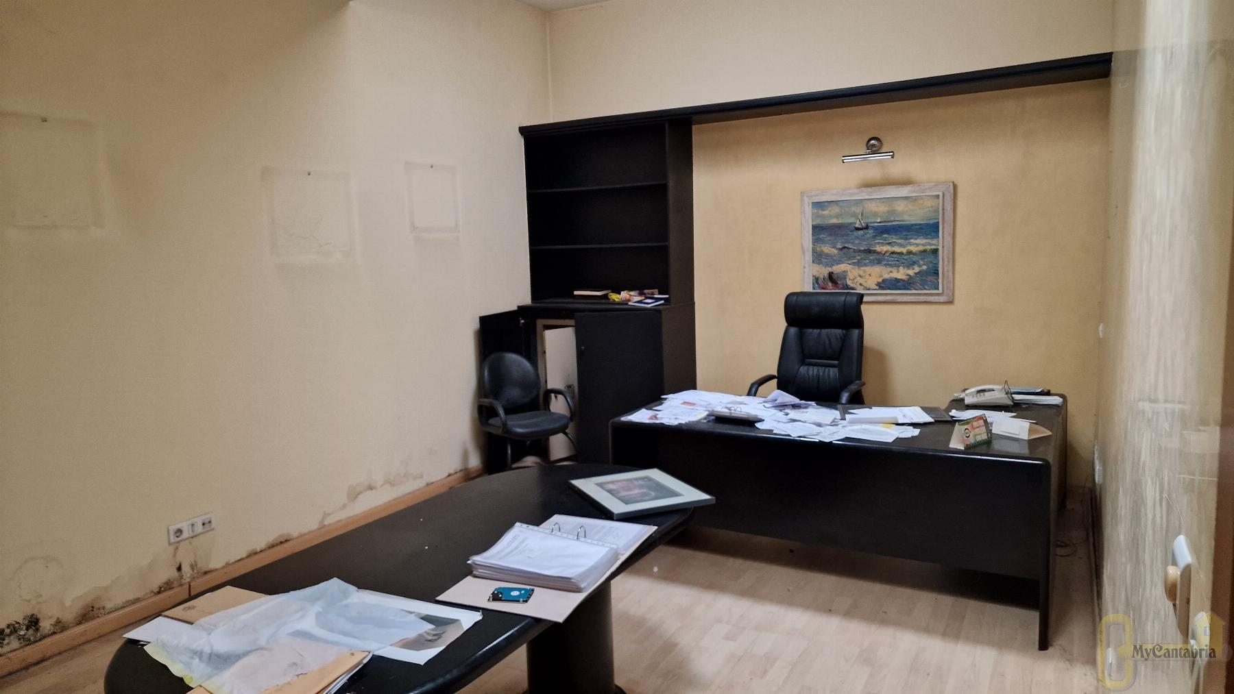 For sale of office in Santander