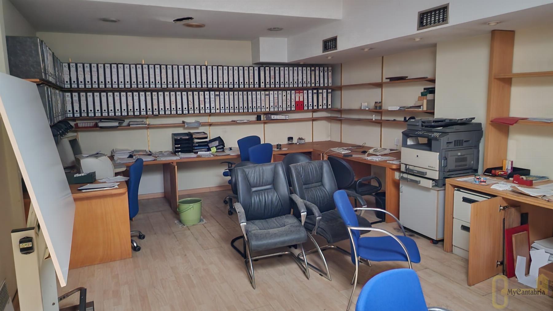 For sale of office in Santander