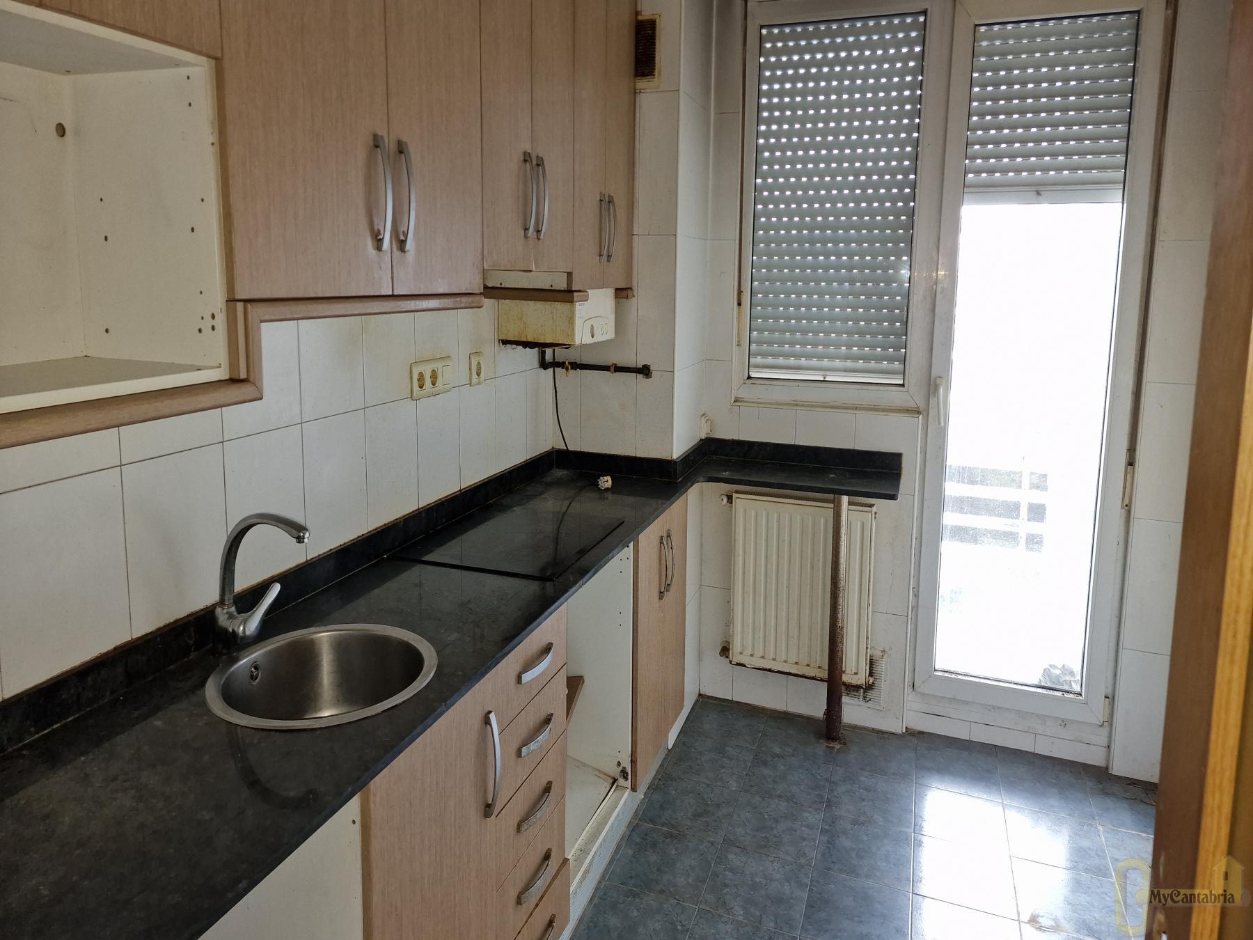 Venta de piso en Santa Cruz de Bezana