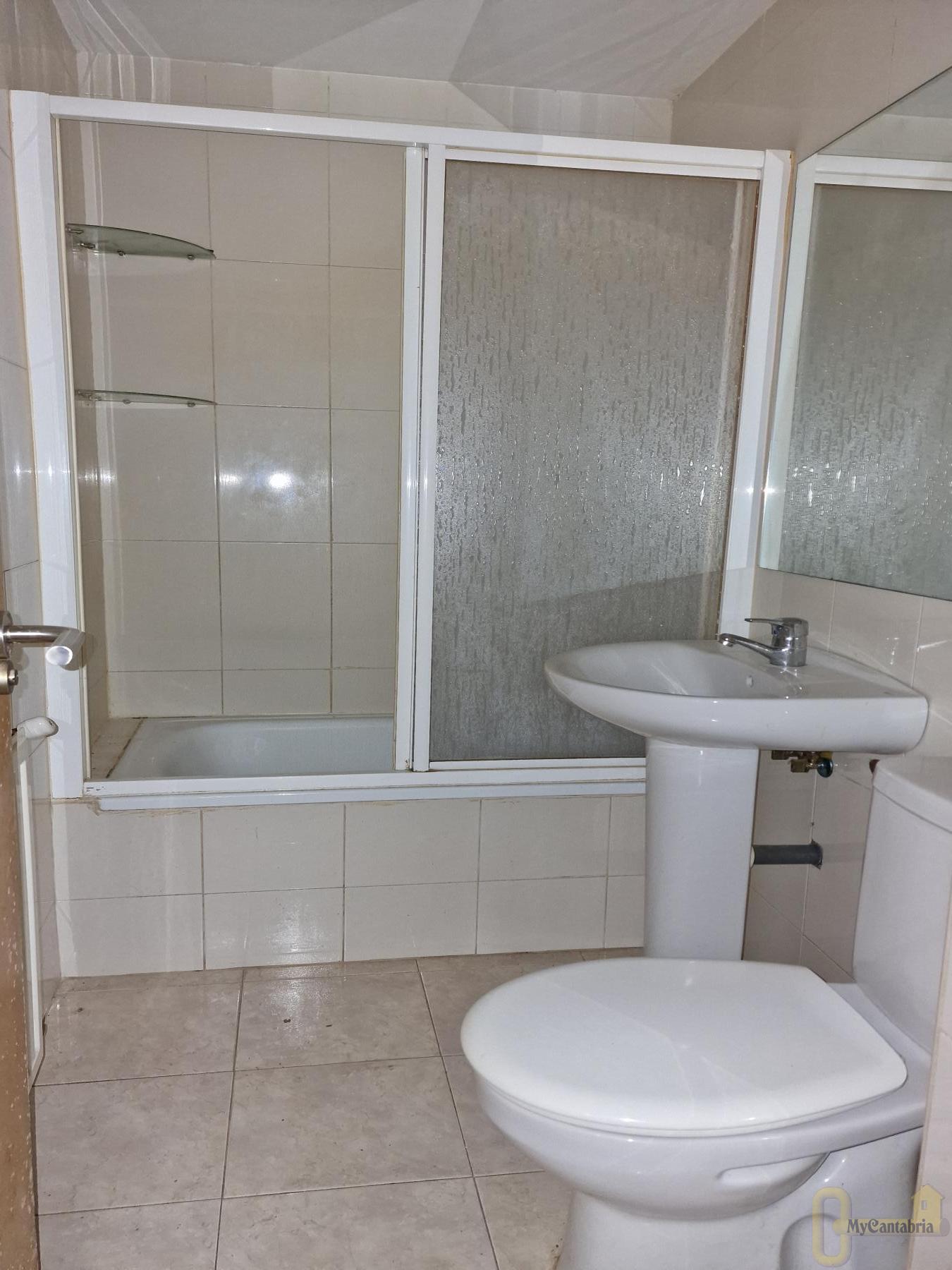Venta de piso en Santa Cruz de Bezana