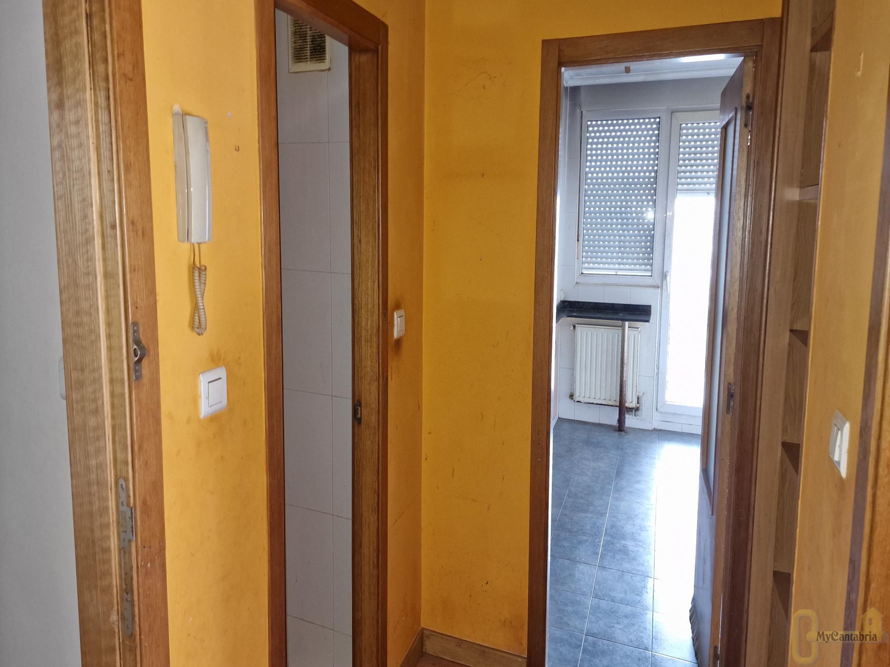 Venta de piso en Santa Cruz de Bezana