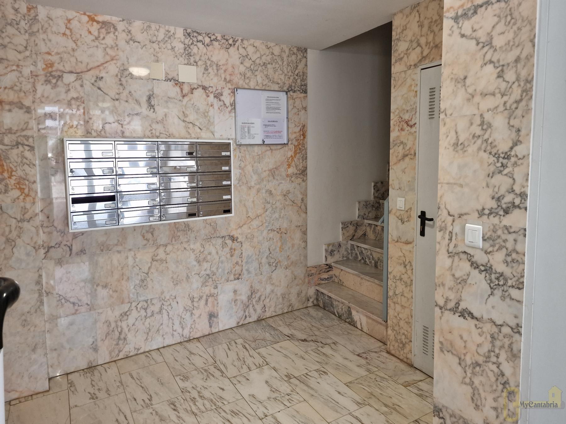 Venta de piso en Santa Cruz de Bezana