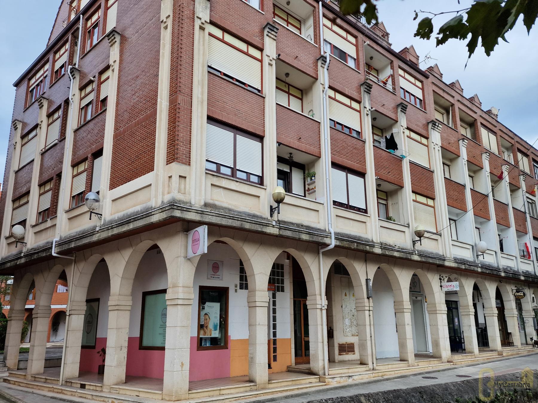 Venta de local comercial en Santa María de Cayón