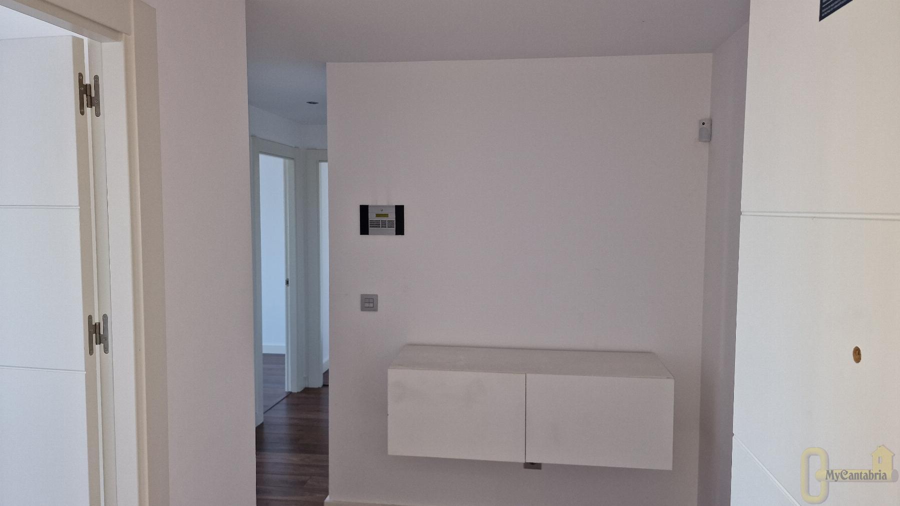For sale of flat in Santa Cruz de Bezana