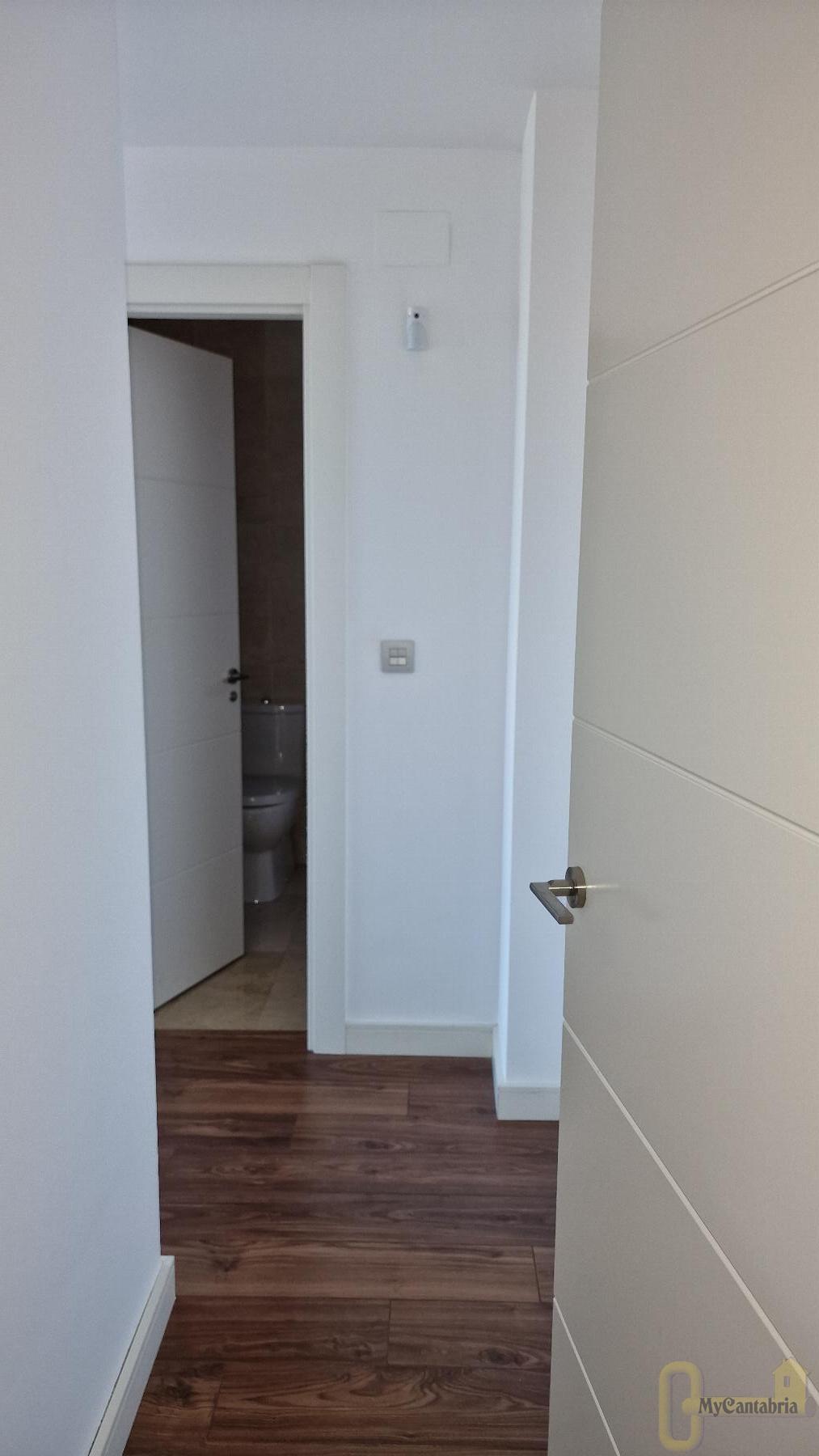 For sale of flat in Santa Cruz de Bezana