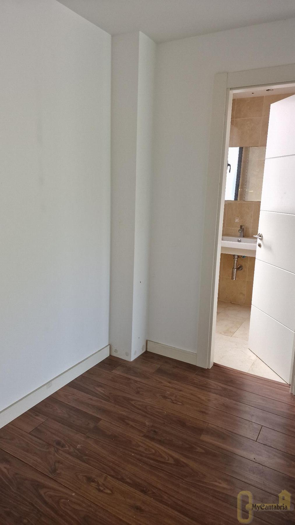 Venta de piso en Santa Cruz de Bezana