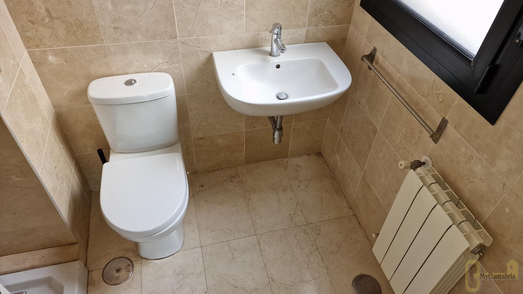 Venta de piso en Santa Cruz de Bezana