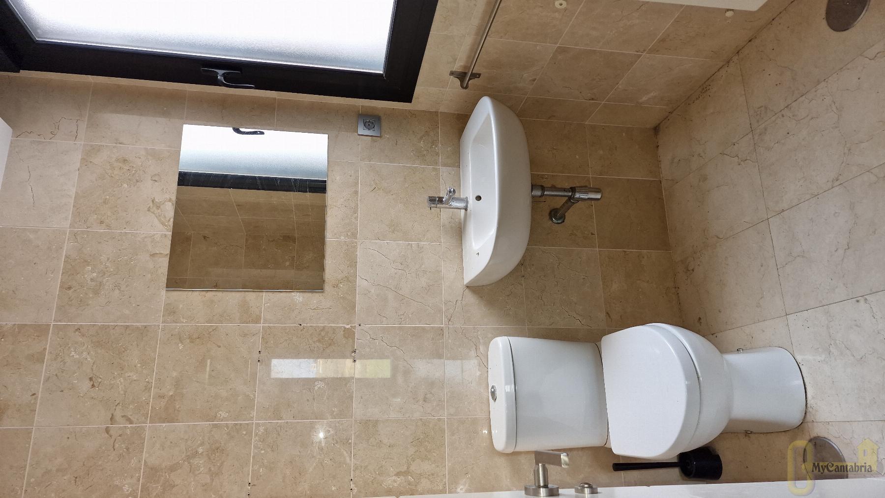 Venta de piso en Santa Cruz de Bezana