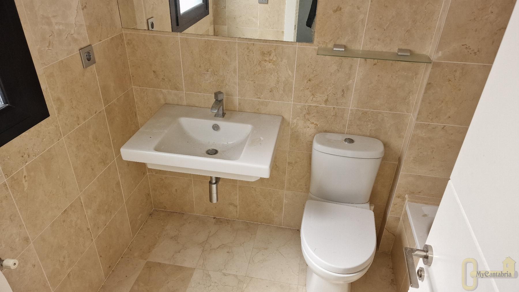 Venta de piso en Santa Cruz de Bezana