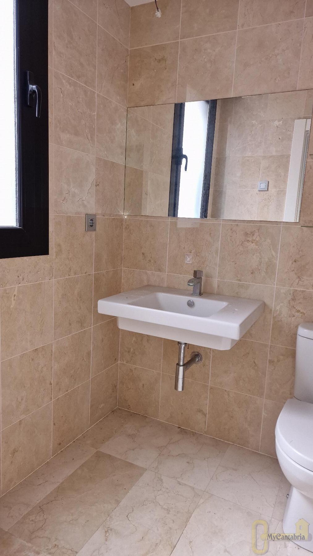 Venta de piso en Santa Cruz de Bezana
