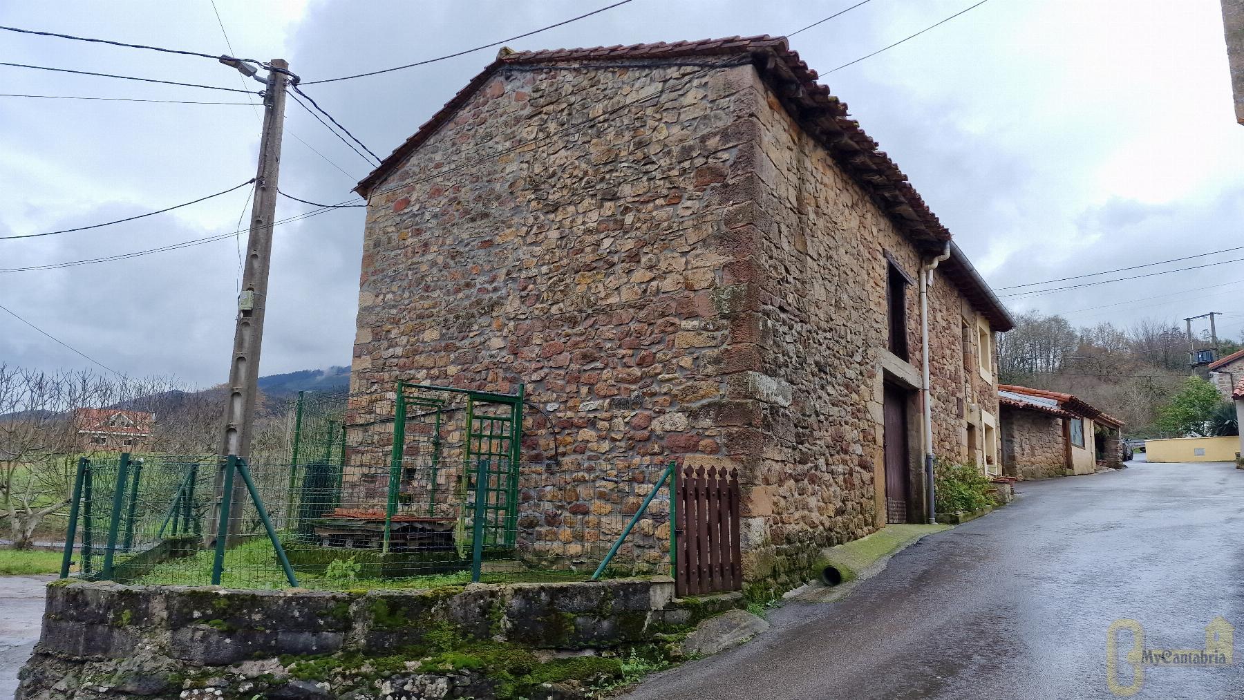 For sale of house in Castañeda