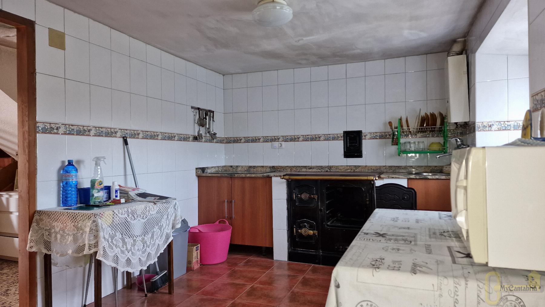 For sale of house in Castañeda