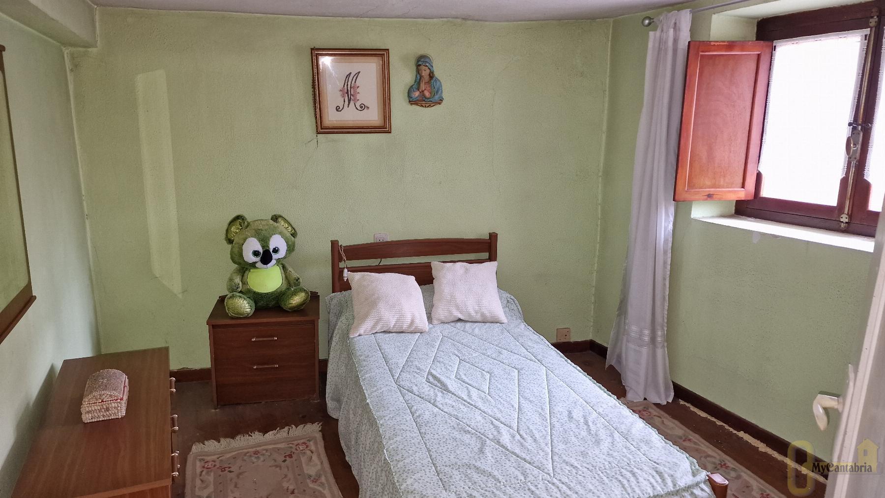 For sale of house in Castañeda