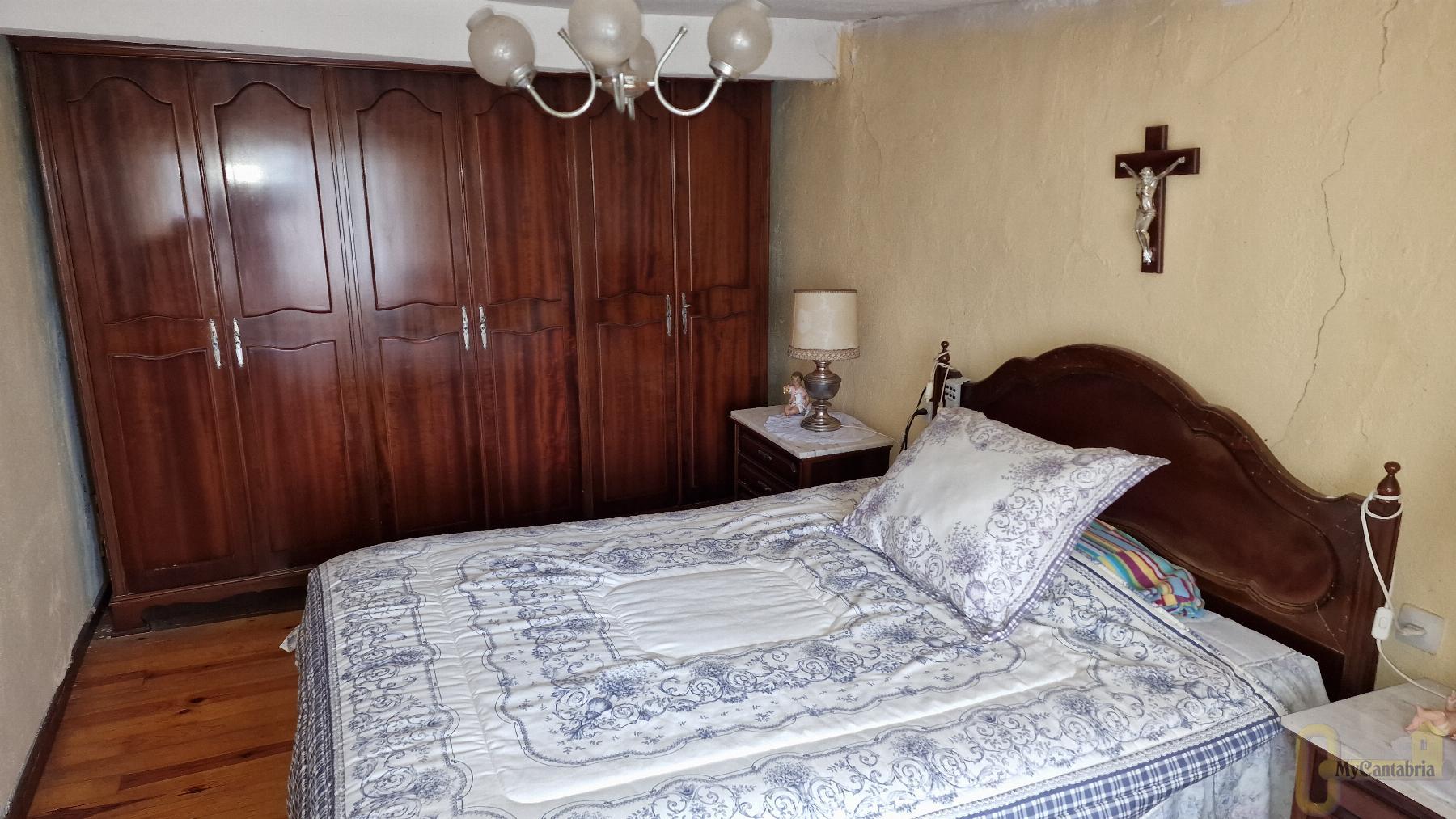 For sale of house in Castañeda