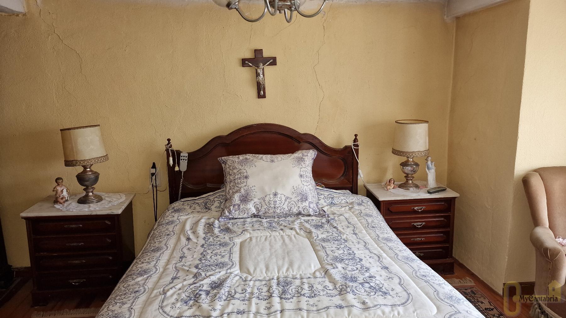 For sale of house in Castañeda