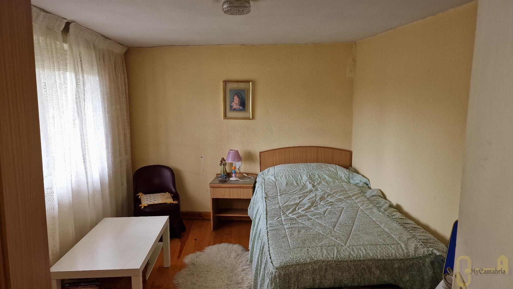 For sale of house in Castañeda