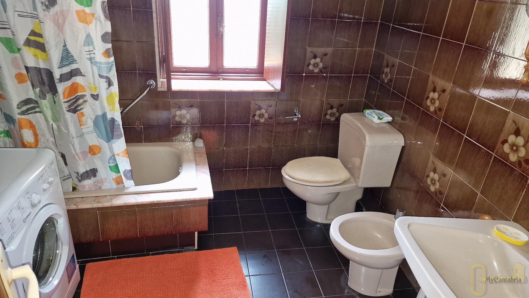 For sale of house in Castañeda