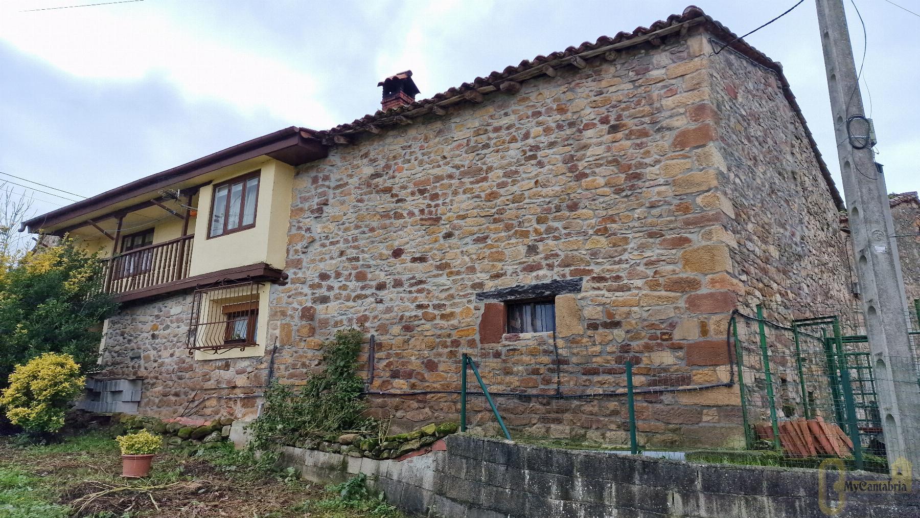 For sale of house in Castañeda