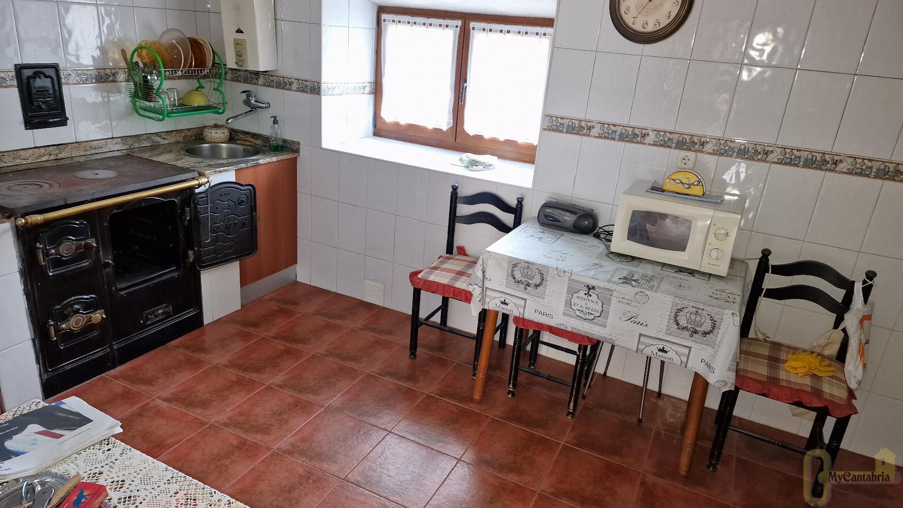 For sale of house in Castañeda