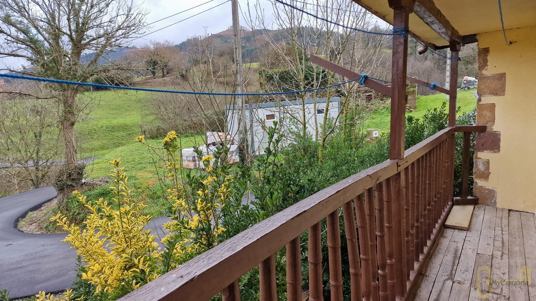 For sale of house in Castañeda
