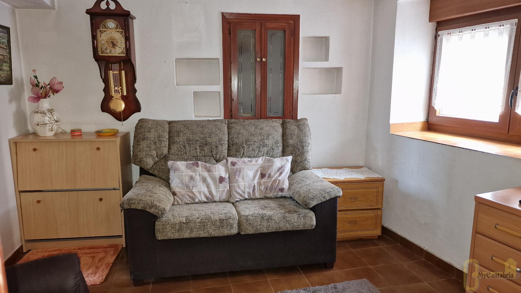 For sale of house in Castañeda