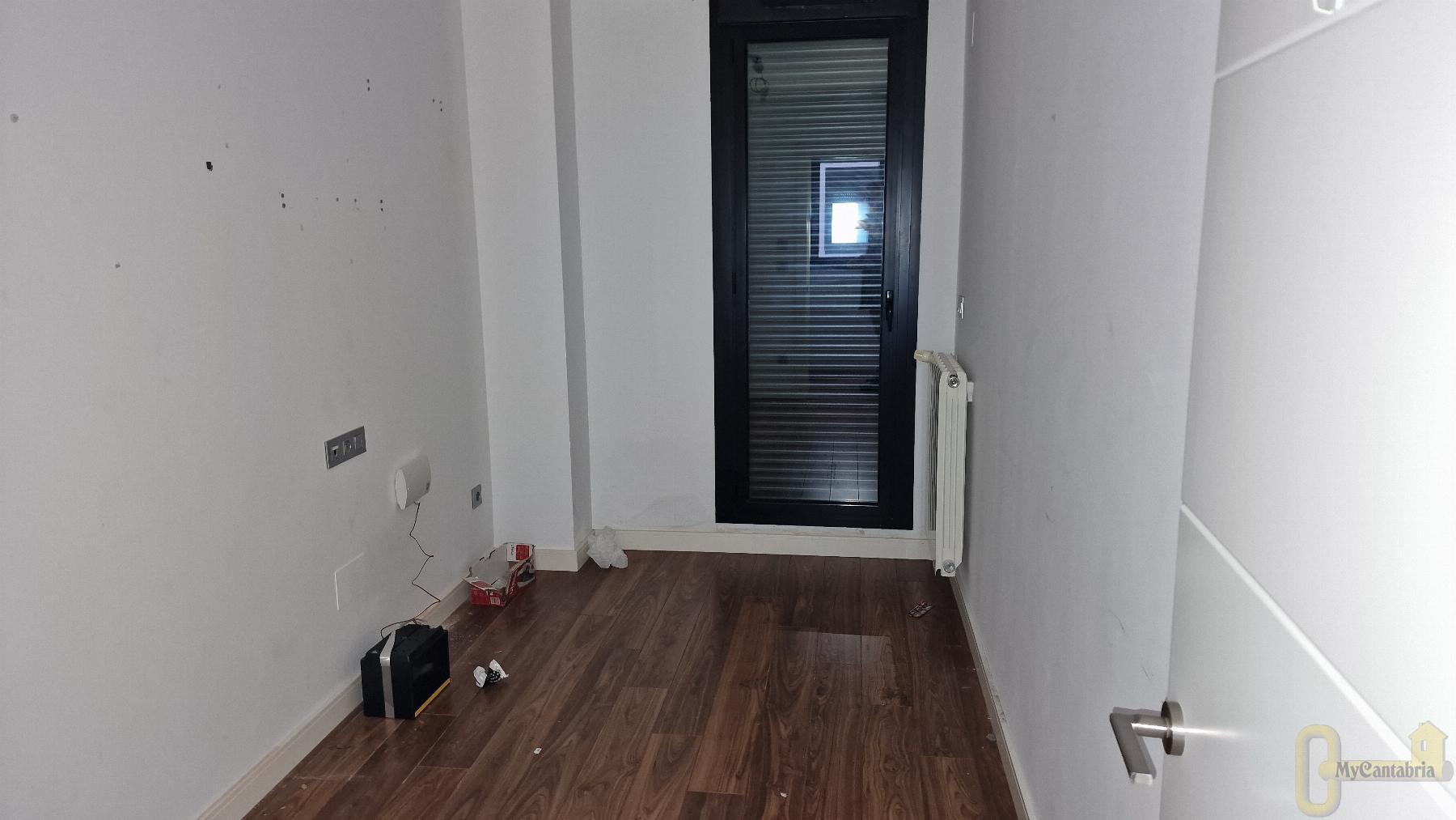 Venta de piso en Santa Cruz de Bezana