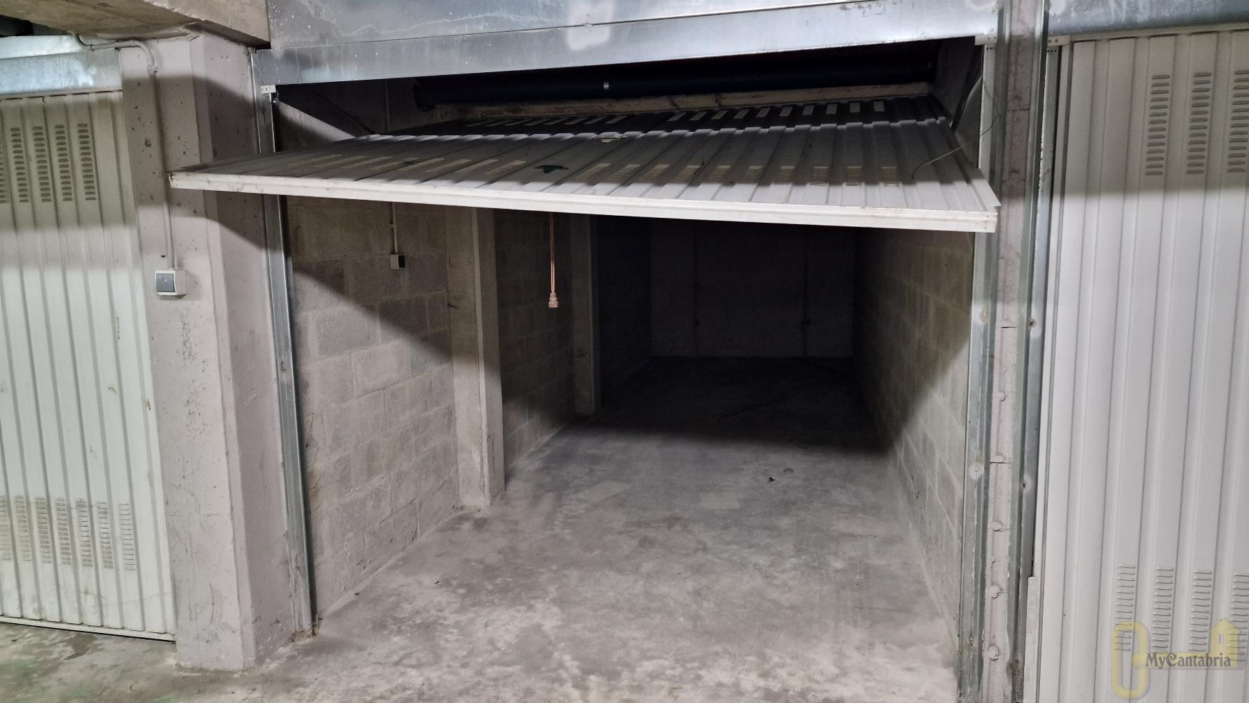 For sale of commercial in Castañeda