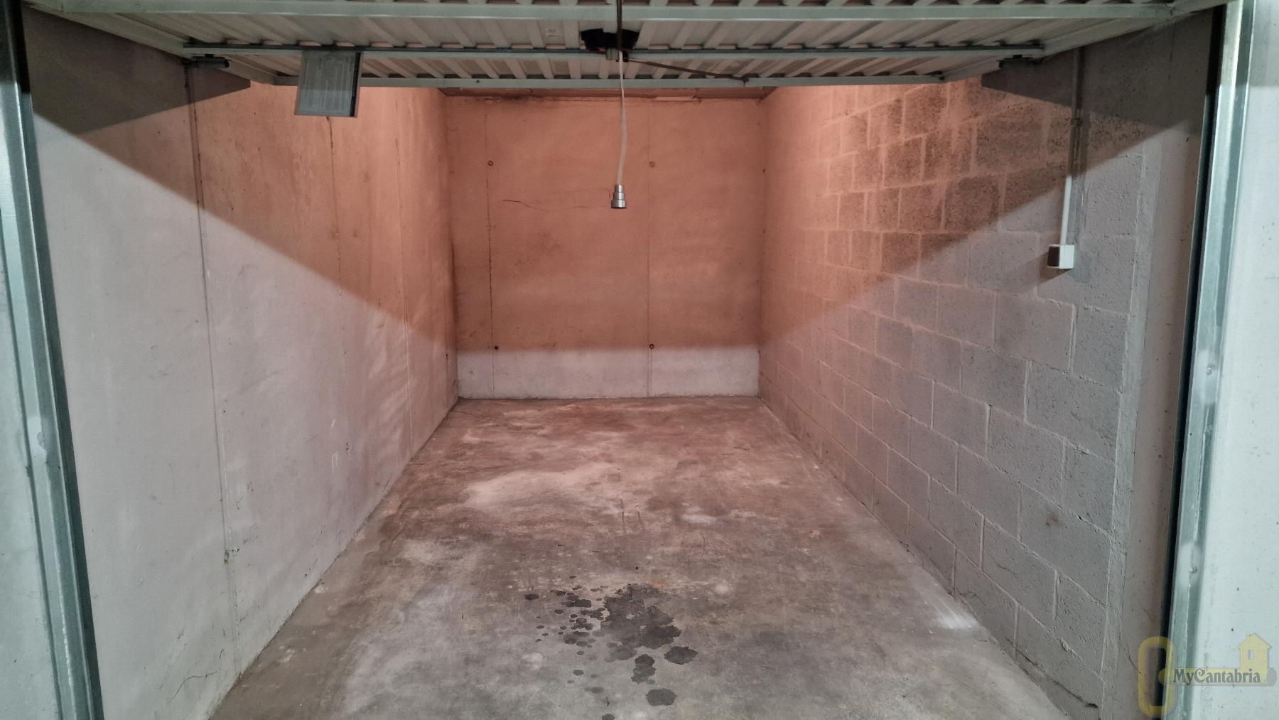 For sale of commercial in Castañeda
