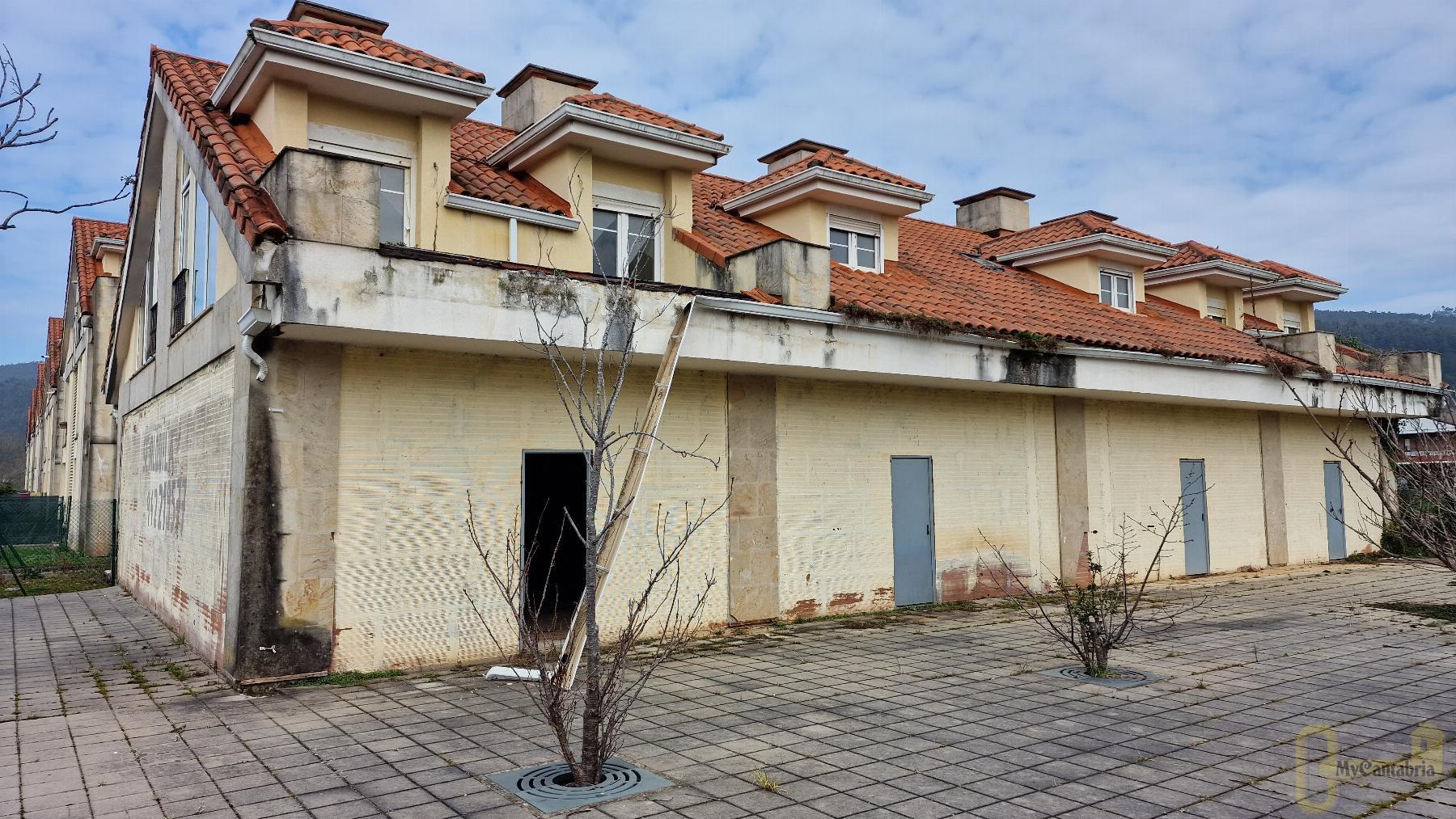 For sale of commercial in Castañeda