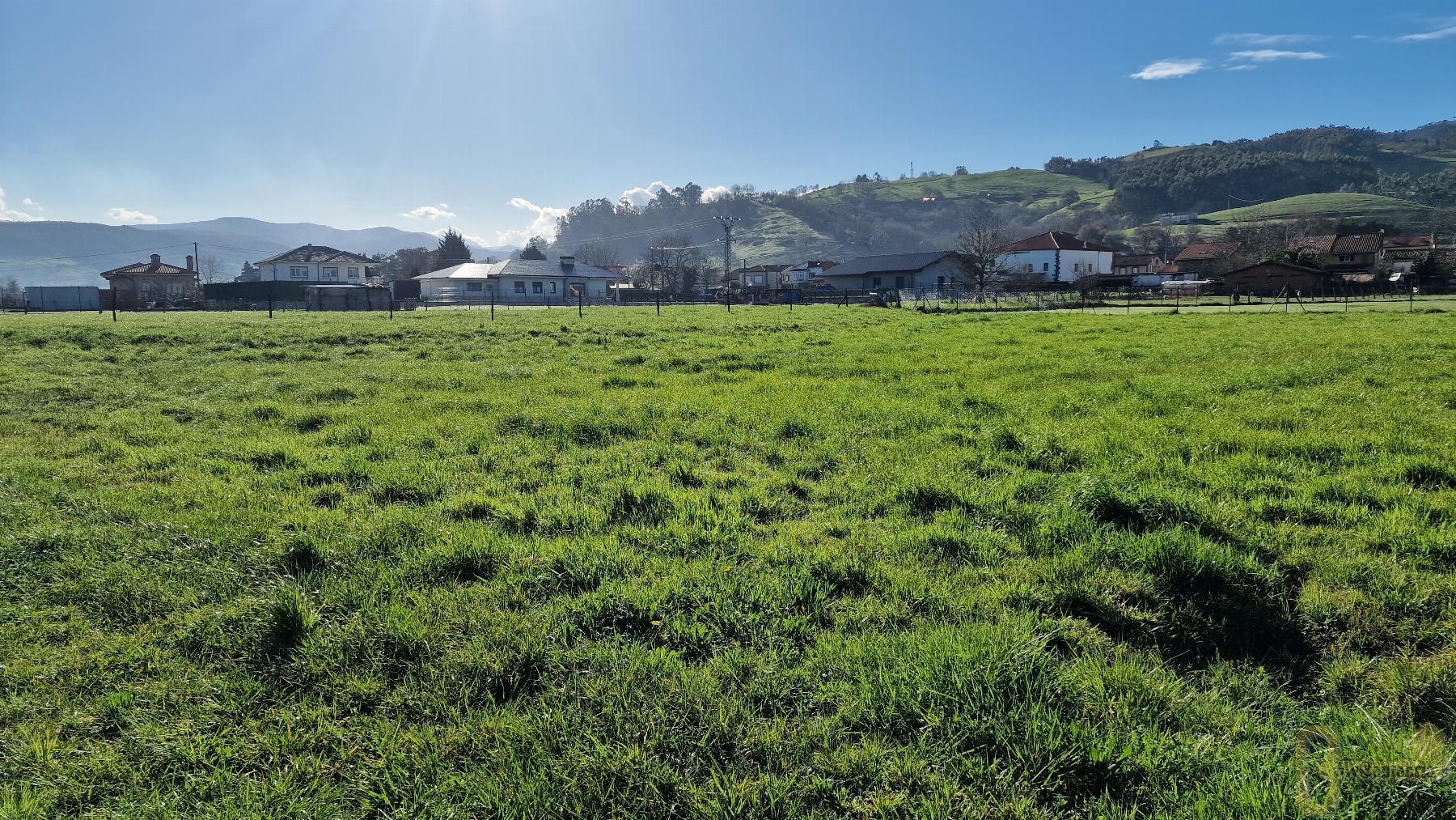 For sale of land in Santa María de Cayón