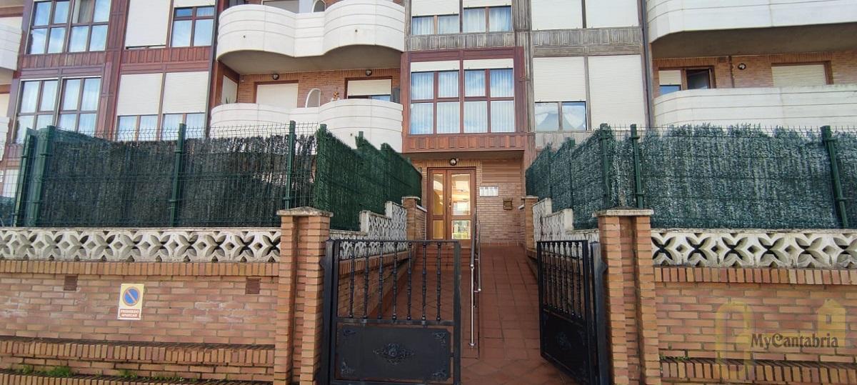 For sale of flat in Bárcena de Cicero