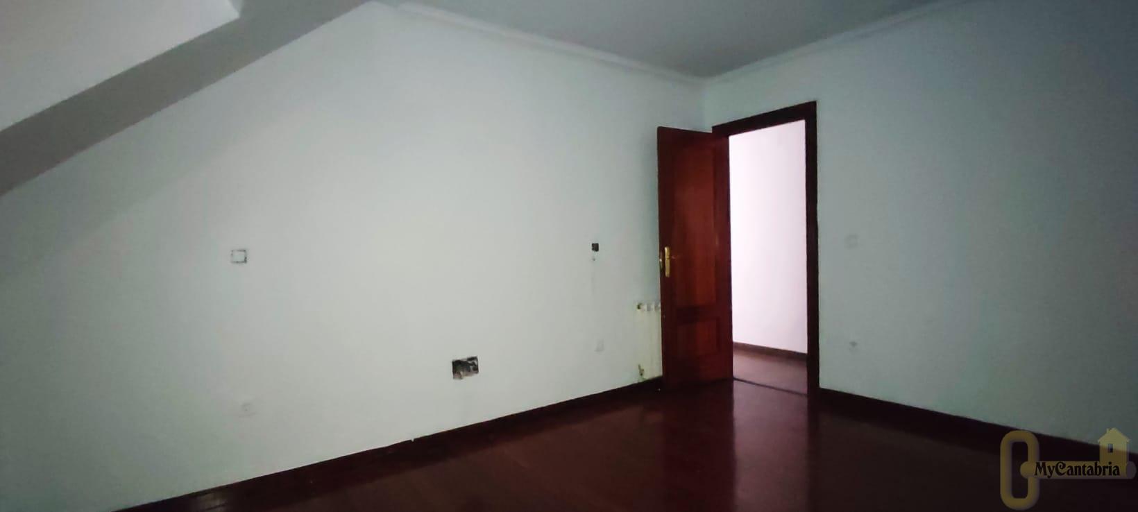 For sale of flat in Bárcena de Cicero