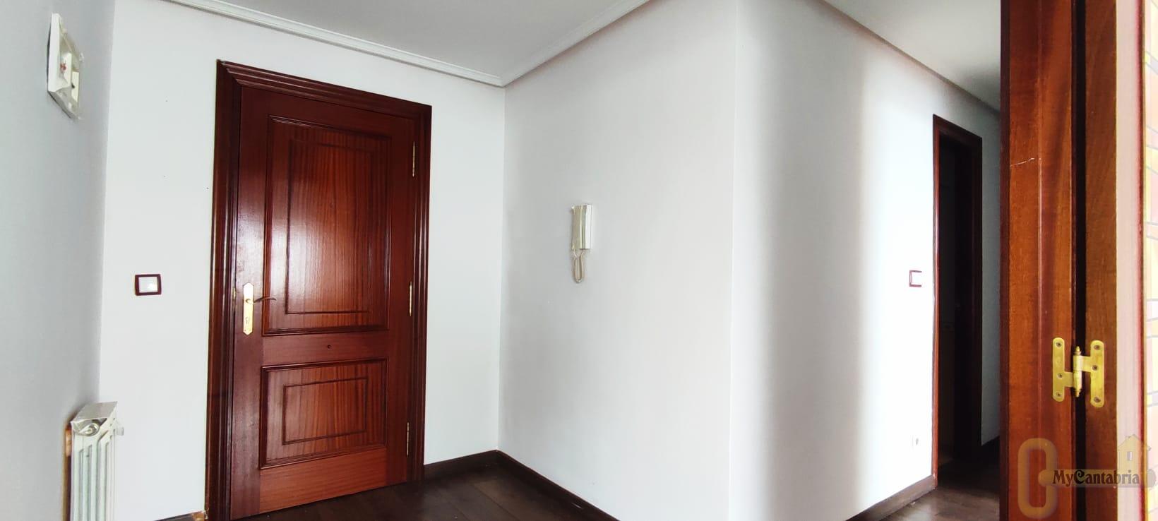 For sale of flat in Bárcena de Cicero