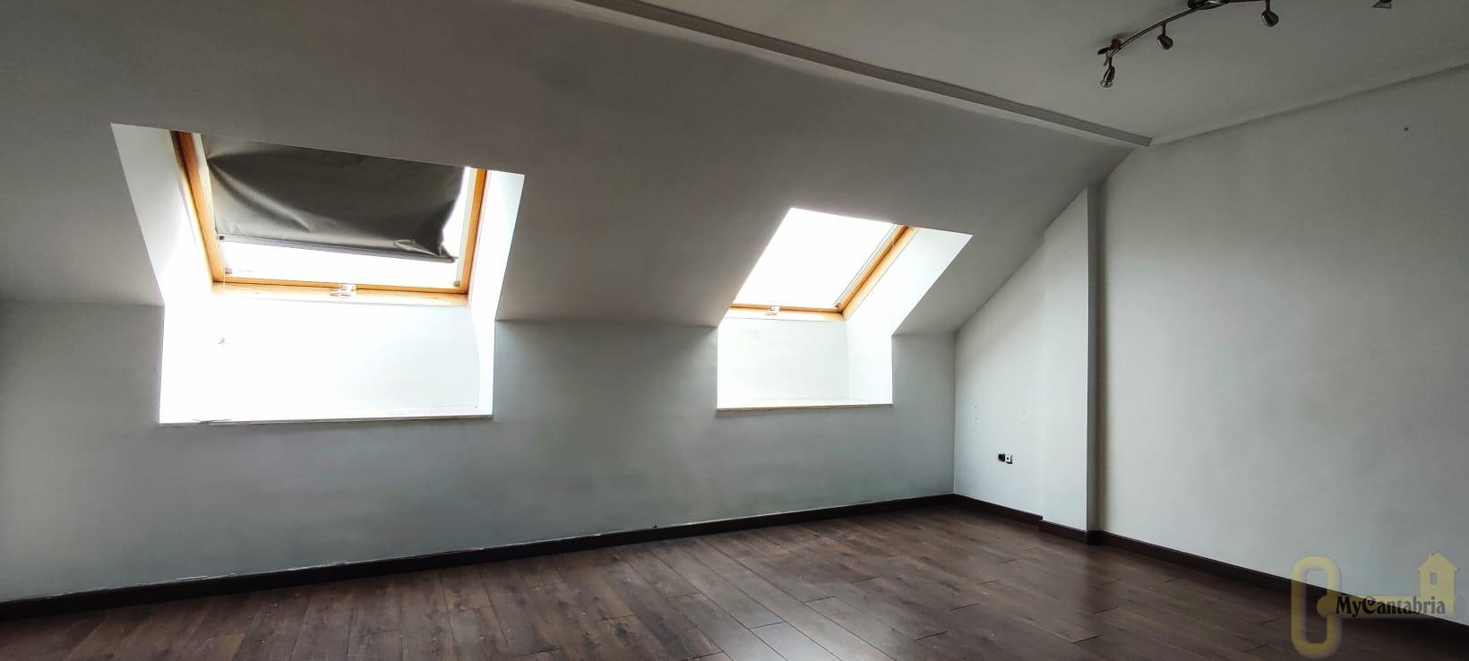 For sale of flat in Bárcena de Cicero