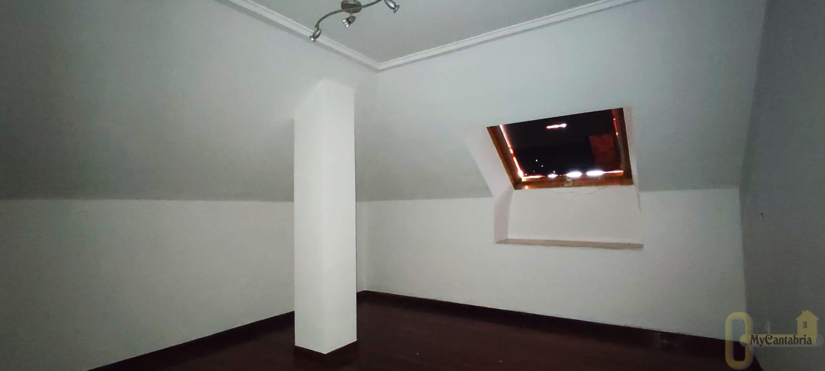 For sale of flat in Bárcena de Cicero