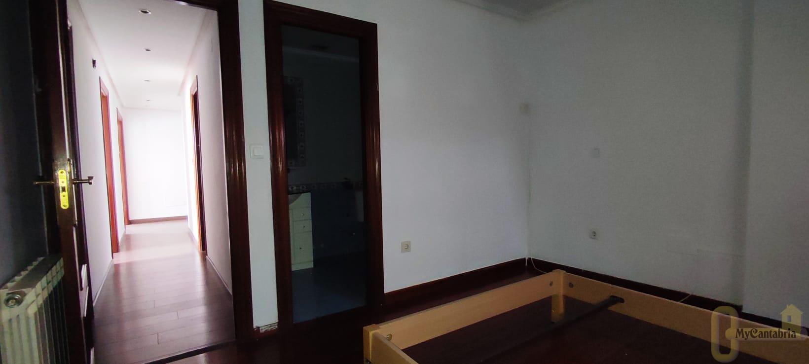 For sale of flat in Bárcena de Cicero