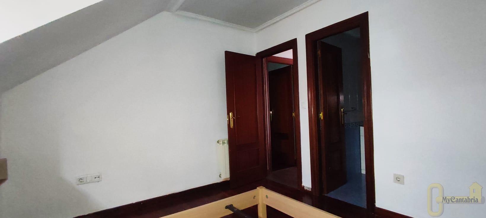 For sale of flat in Bárcena de Cicero