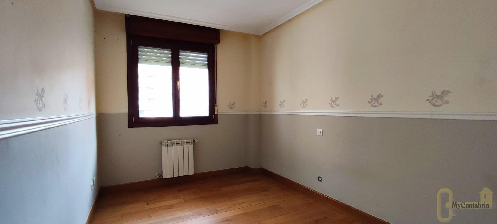 For sale of flat in Limpias