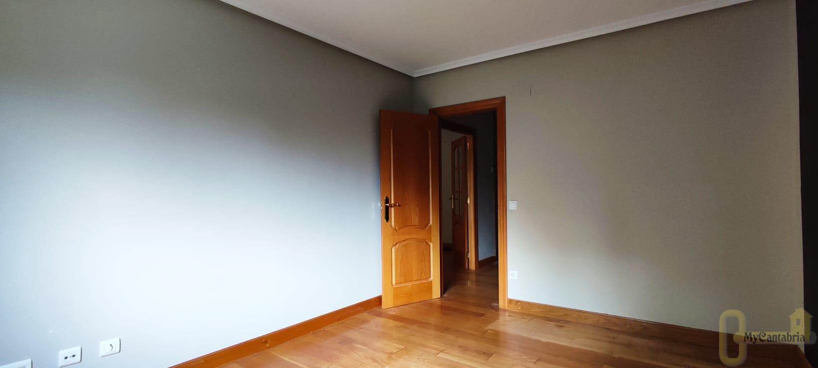 For sale of flat in Limpias
