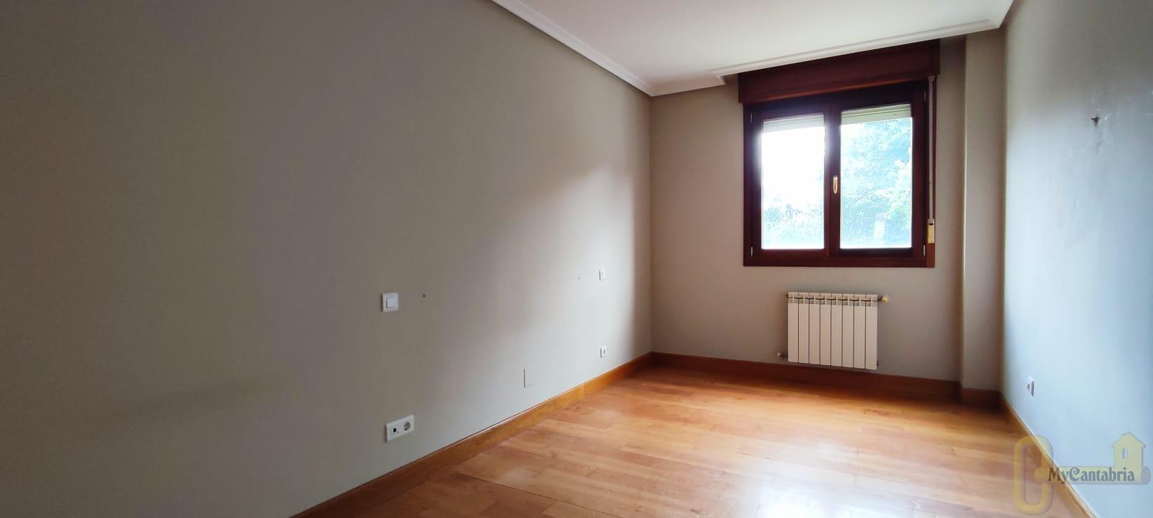 For sale of flat in Limpias