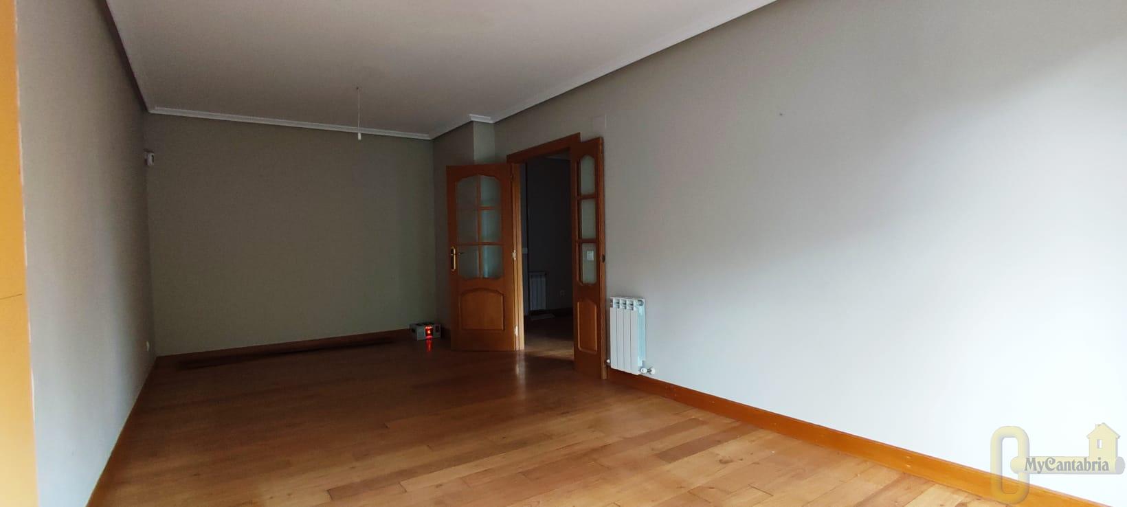 For sale of flat in Limpias