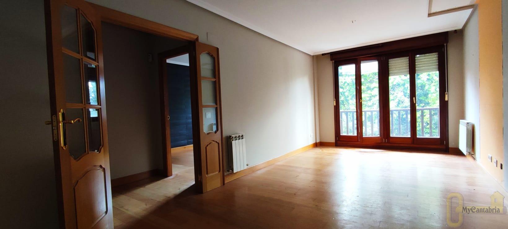 For sale of flat in Limpias