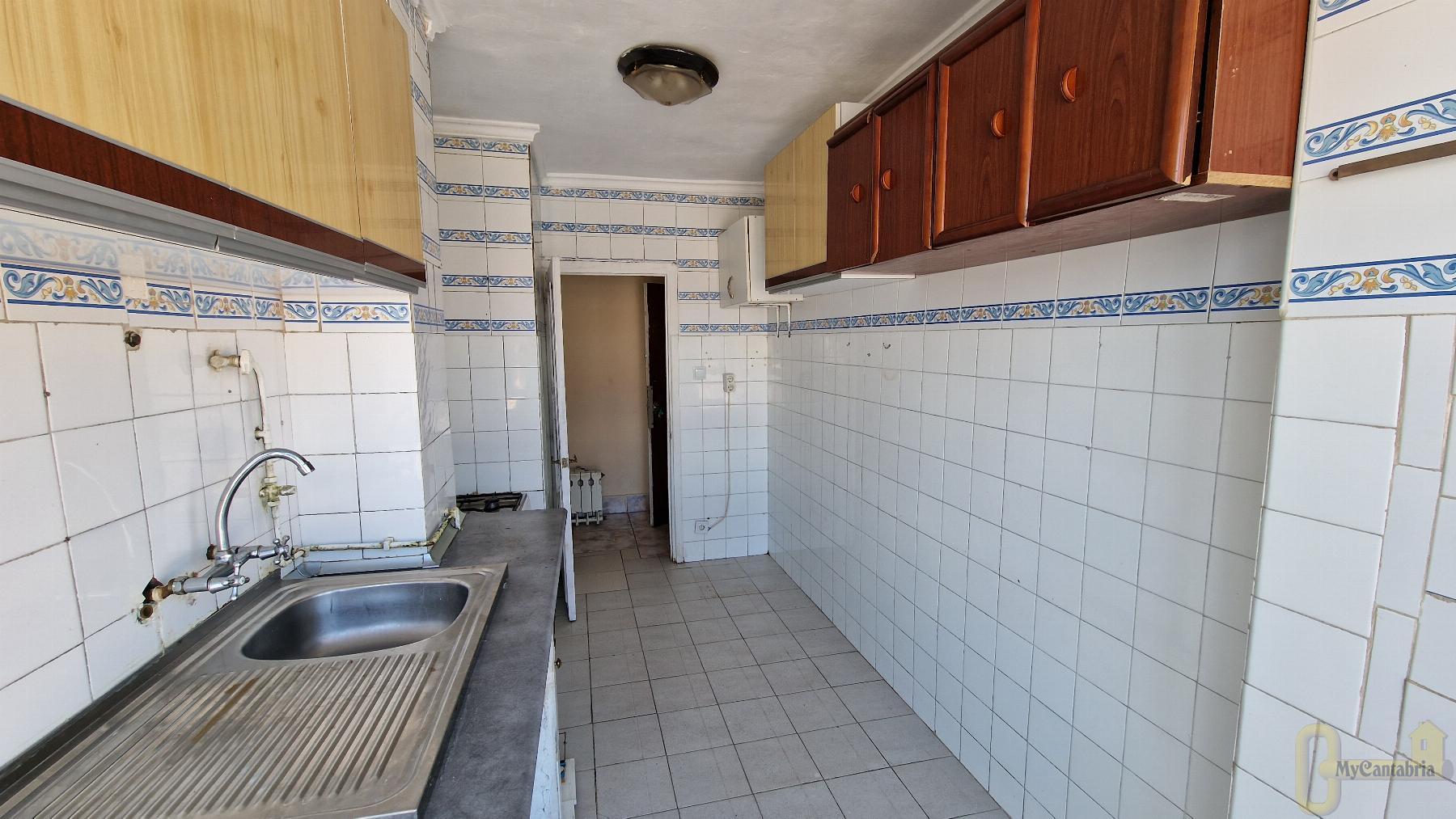 For sale of flat in Torrelavega