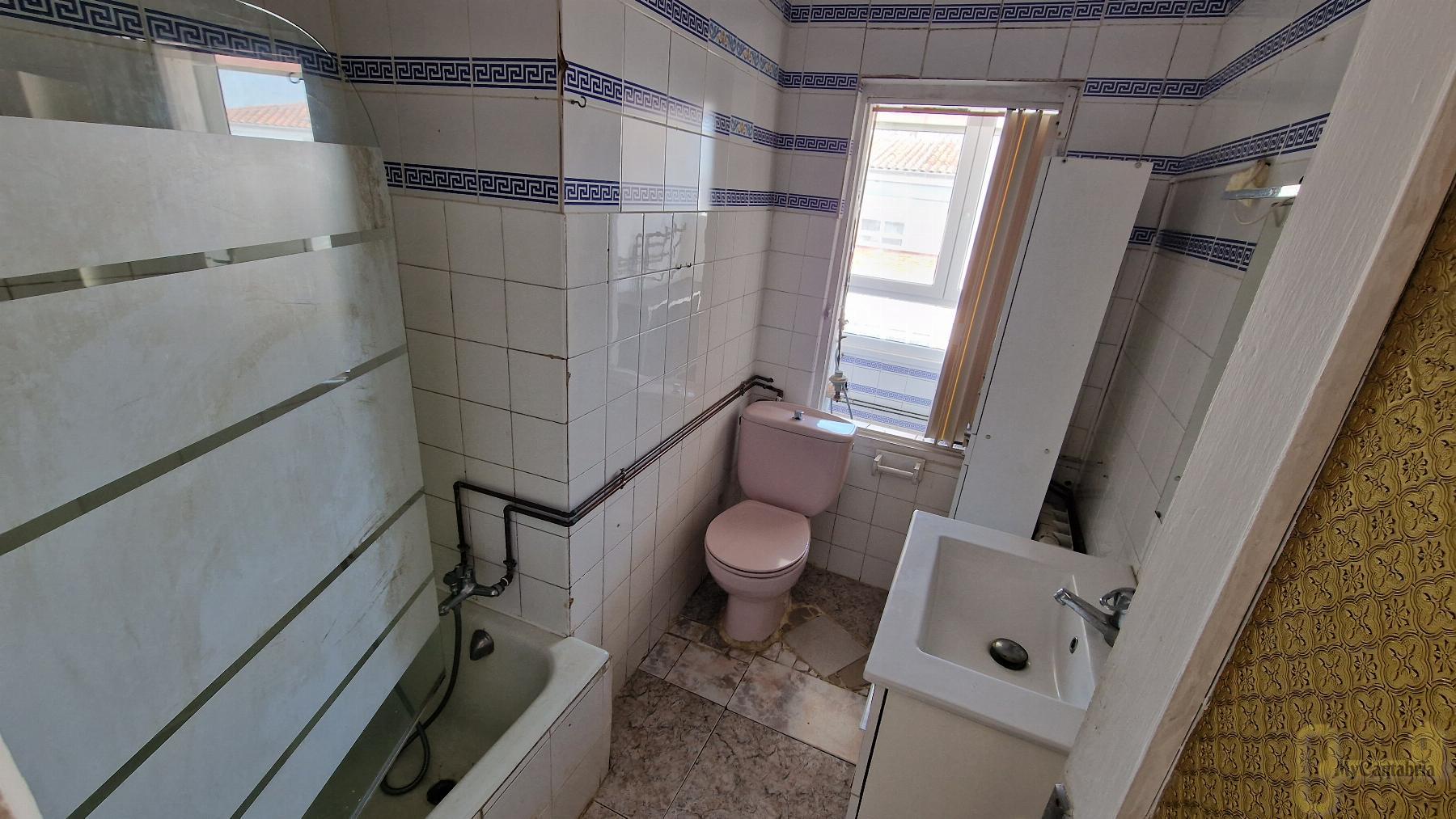 For sale of flat in Torrelavega