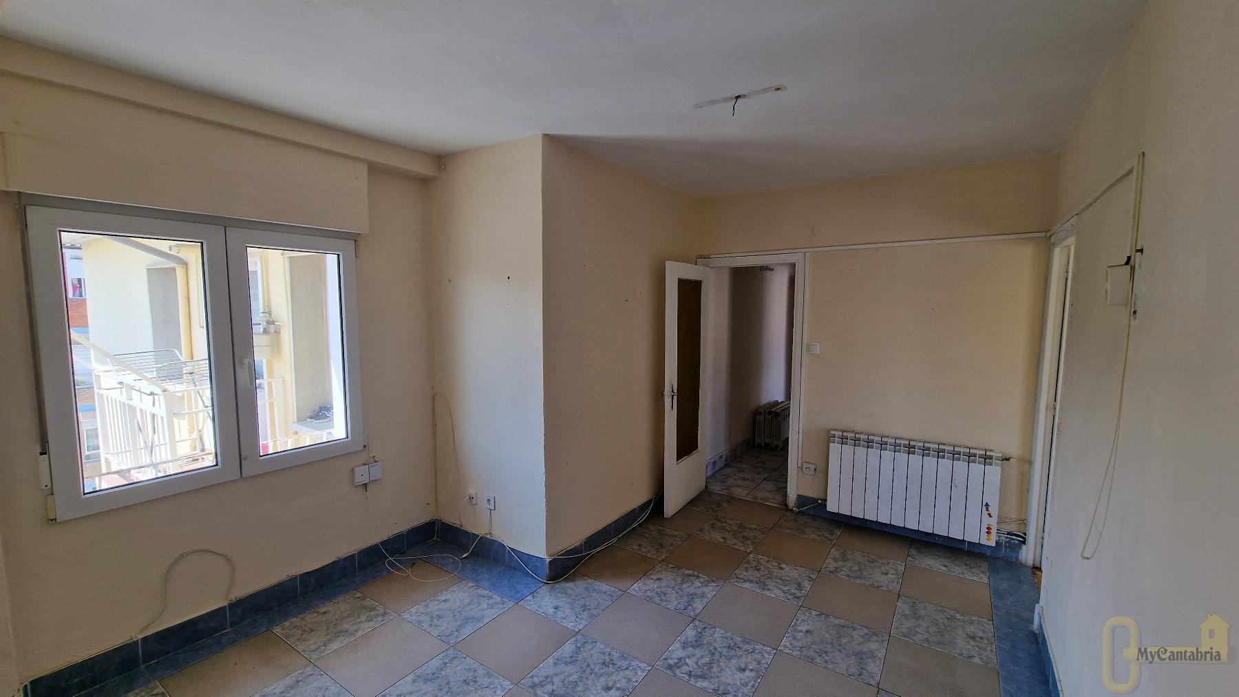 For sale of flat in Torrelavega