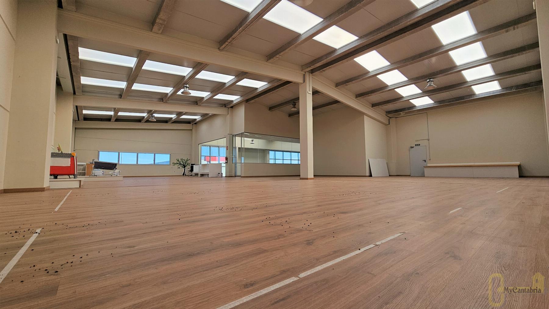 For rent of industrial plant/warehouse in Torrelavega